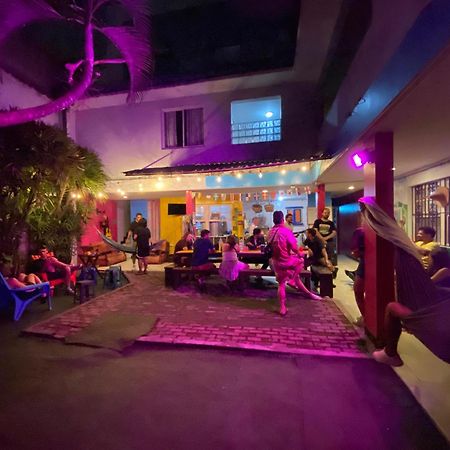The Pelican Larry Hostel Cali Εξωτερικό φωτογραφία