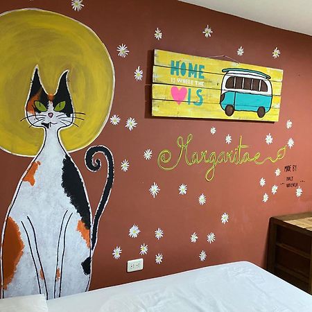 The Pelican Larry Hostel Cali Εξωτερικό φωτογραφία