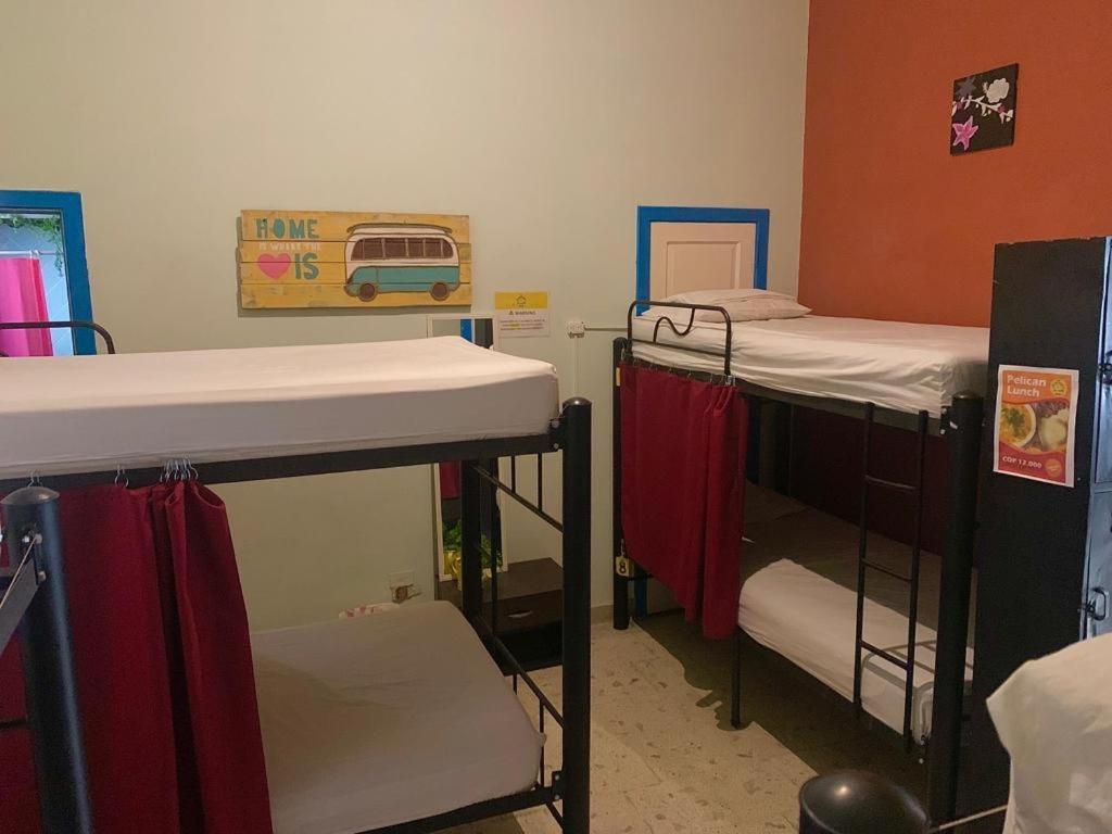 The Pelican Larry Hostel Cali Εξωτερικό φωτογραφία