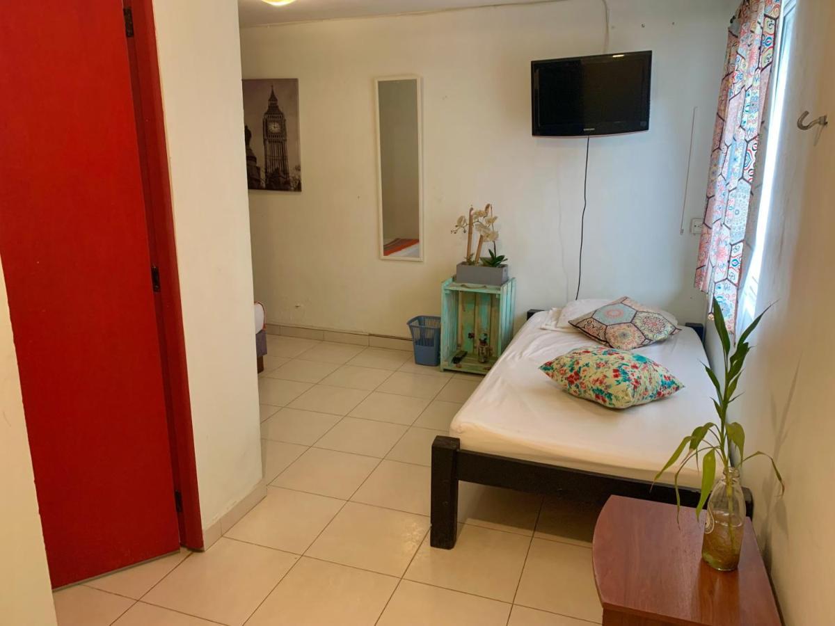The Pelican Larry Hostel Cali Εξωτερικό φωτογραφία
