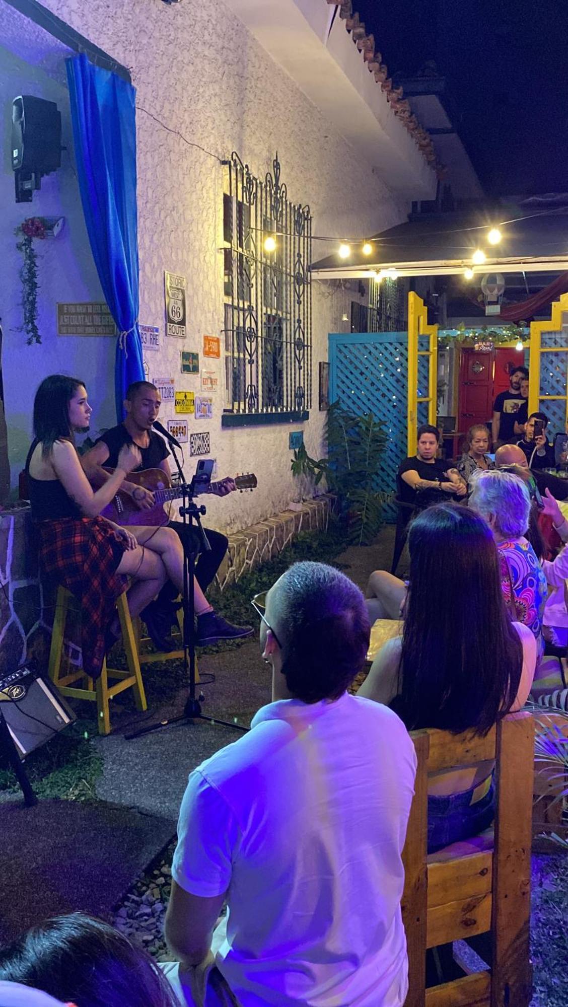 The Pelican Larry Hostel Cali Εξωτερικό φωτογραφία