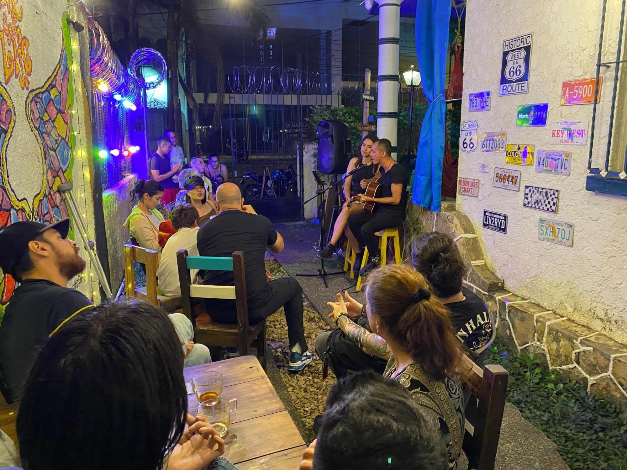 The Pelican Larry Hostel Cali Εξωτερικό φωτογραφία