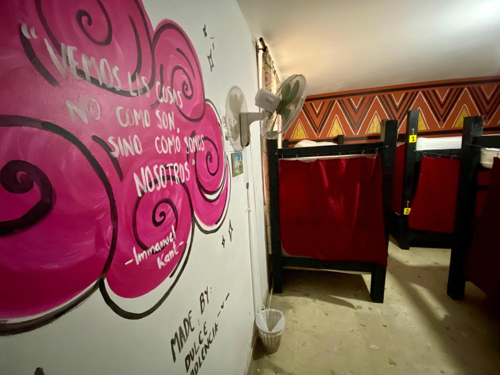 The Pelican Larry Hostel Cali Εξωτερικό φωτογραφία