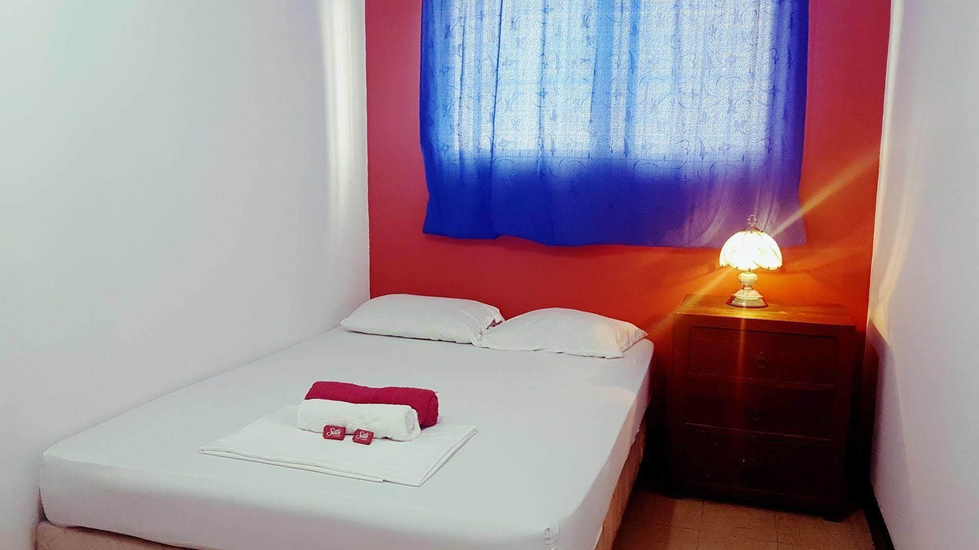 The Pelican Larry Hostel Cali Εξωτερικό φωτογραφία